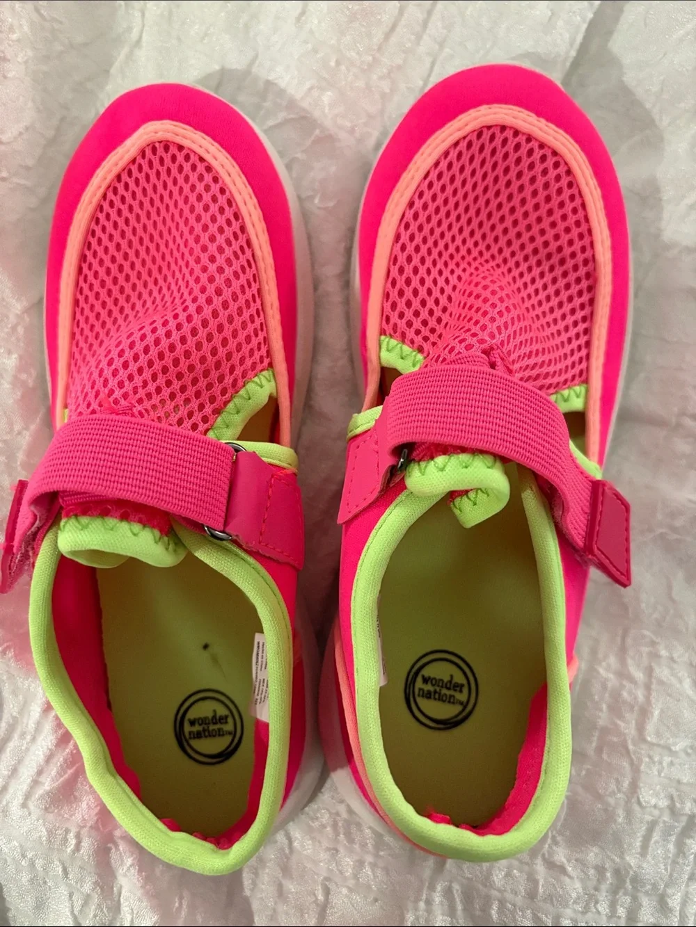 Wonder nation Hot Pink Mesh water shoes